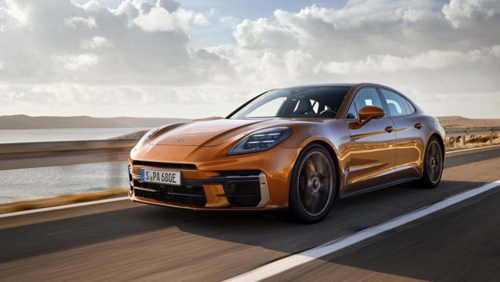 Νέα Porsche Panamera: Ήρθε με τρεις οθόνες και 4 E-Hybrid κινητήρες 
